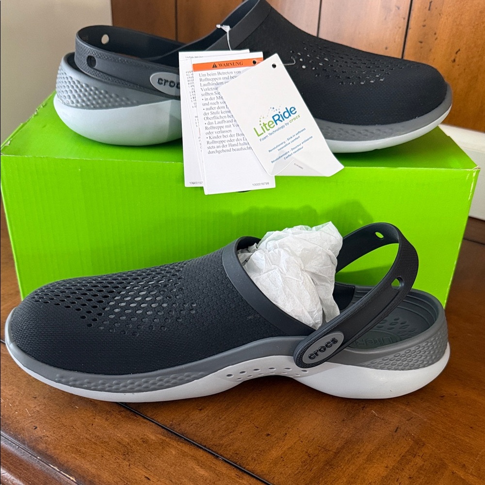 NWT Men’s Size 10 CROCS Black and Gray LiteRide Clogs